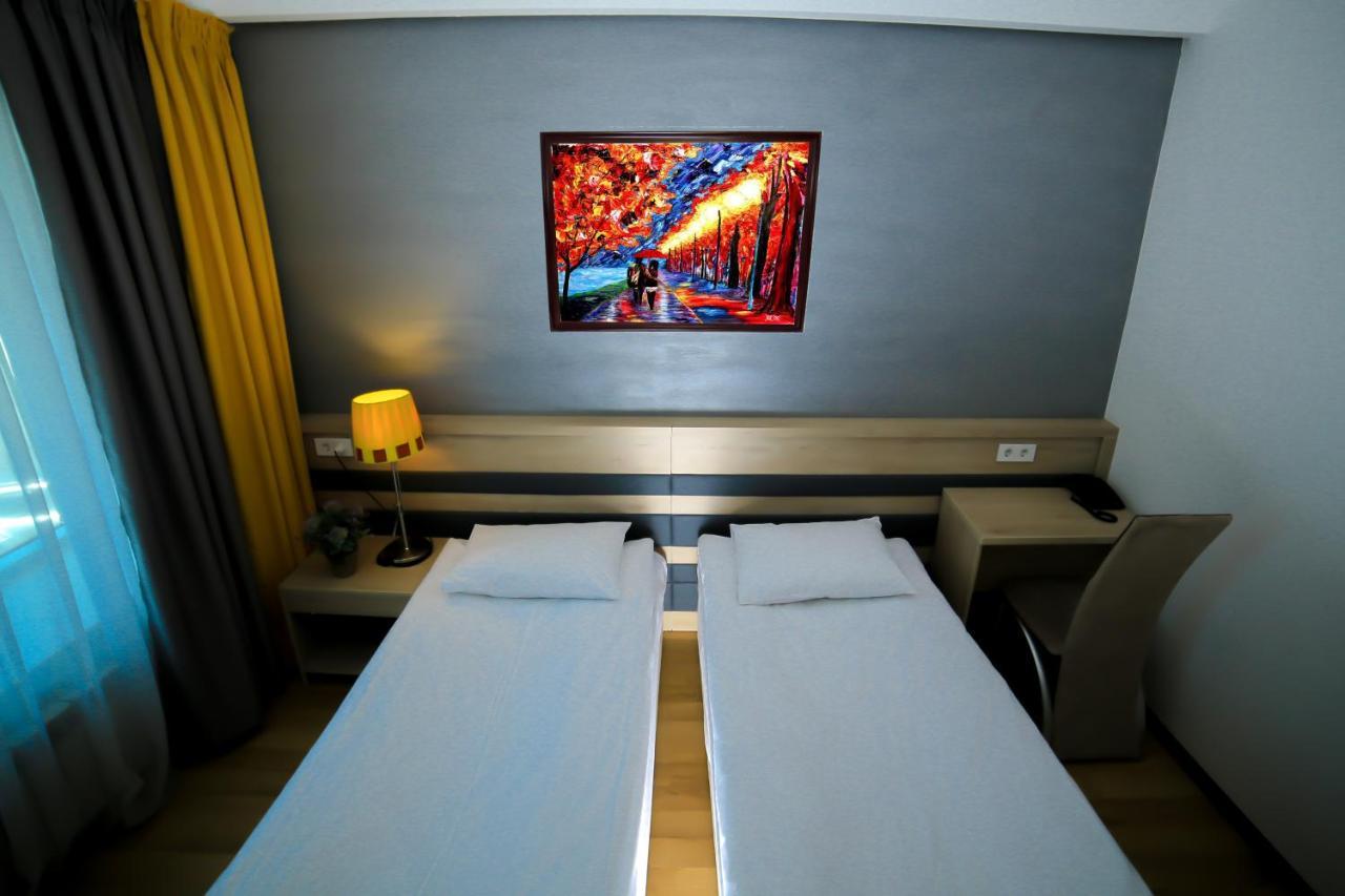 Astra Hotel Almaty Extérieur photo