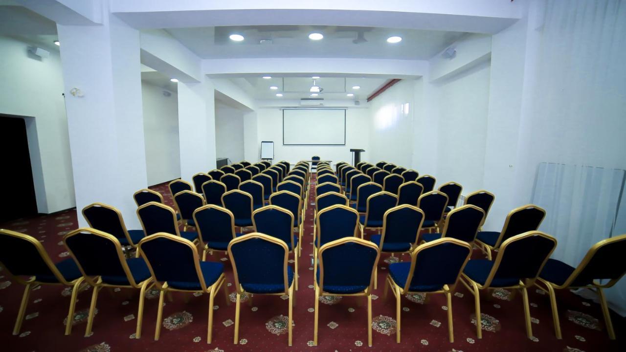 Astra Hotel Almaty Extérieur photo