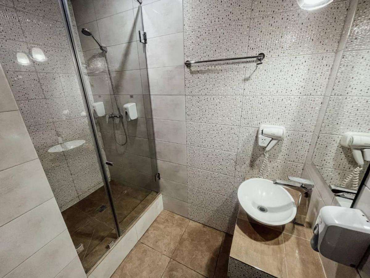 Astra Hotel Almaty Extérieur photo