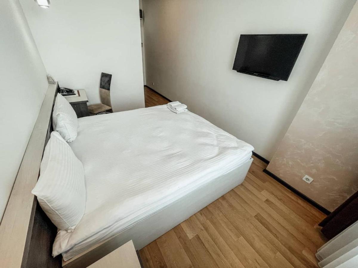 Astra Hotel Almaty Extérieur photo